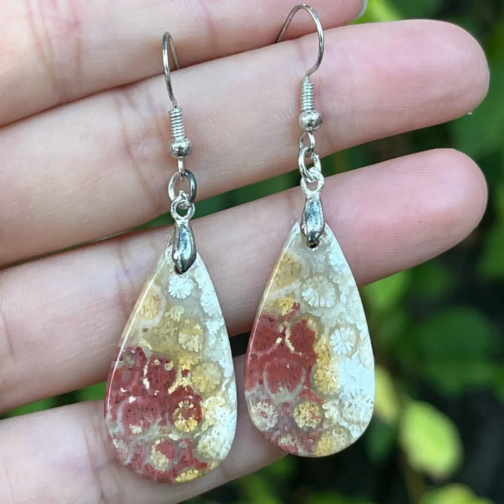 Stainless steel coral‎ jade drop earrings